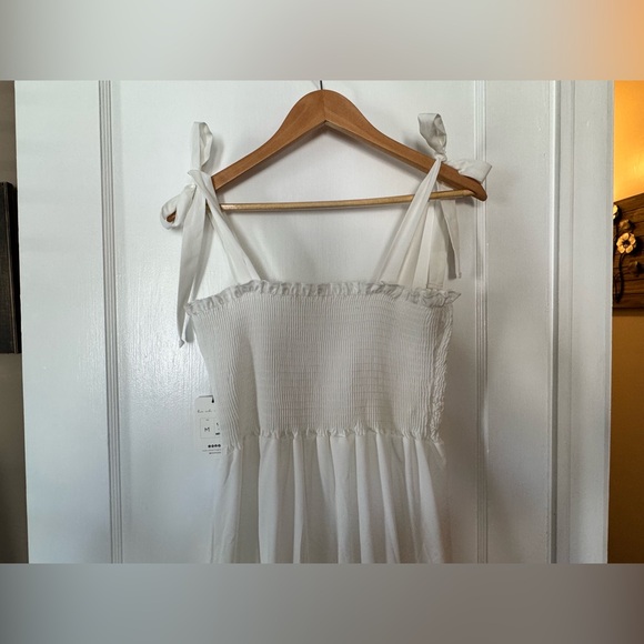 White Tiered Ruffled Elegant Maxi Dress - Picture 2 of 16